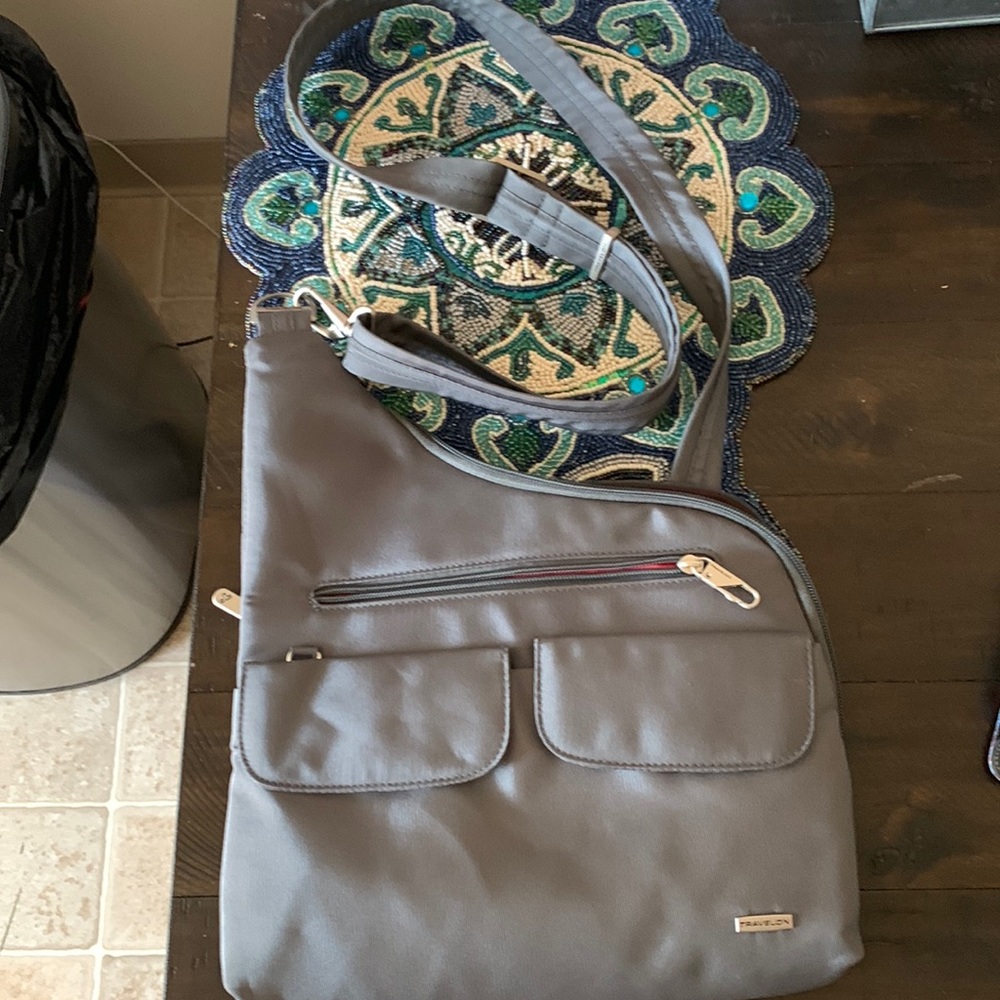 Travelon Anti Theft Classic Crossbody bag